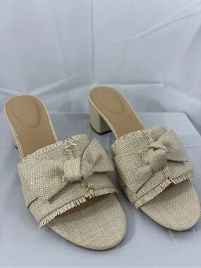 NWT Bandolino Women’s Size 8.5 Cream Bow Block Heel Mules